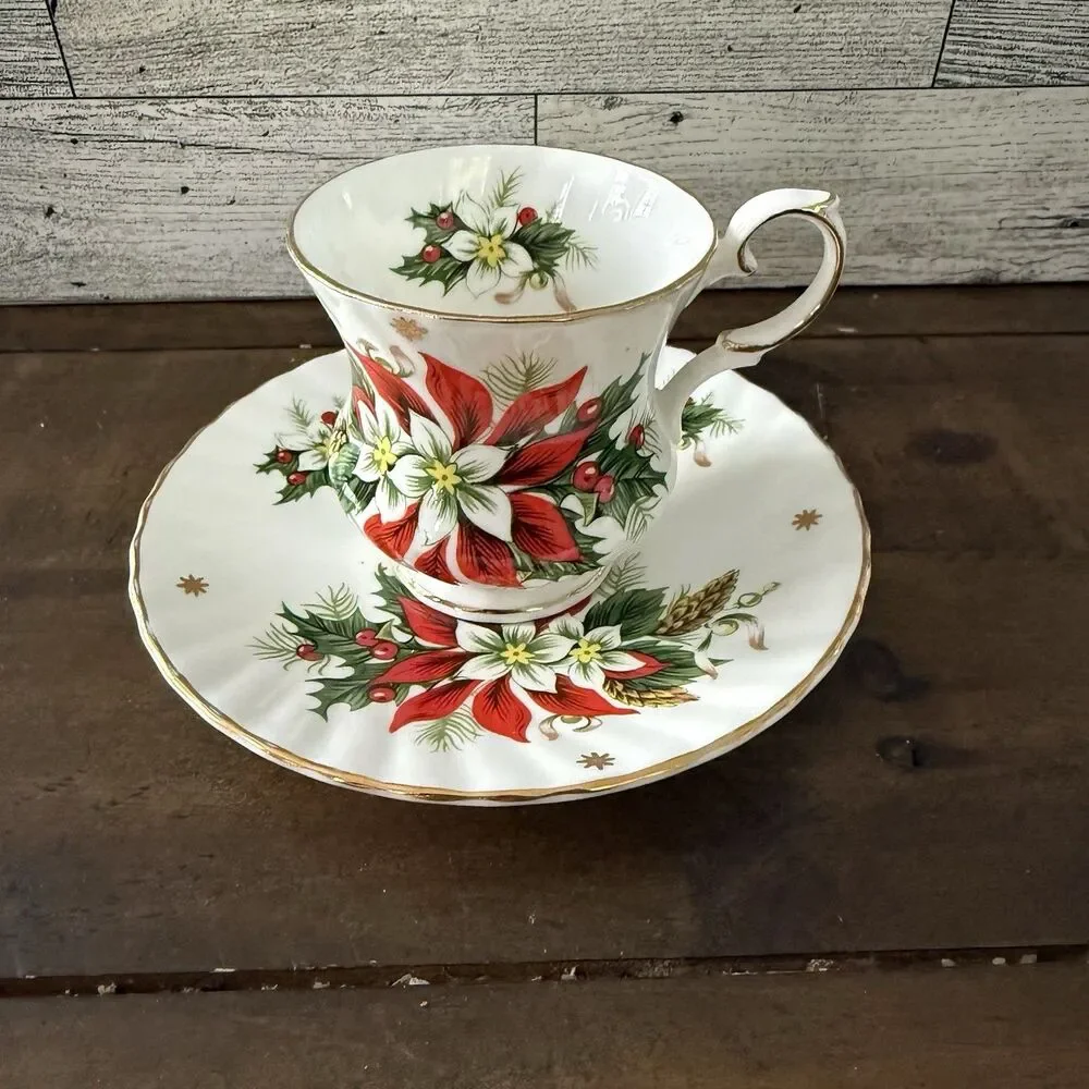 Royalty Noel Bone China Poinsettia Demitasse Or Child Tea Cup & Saucer England